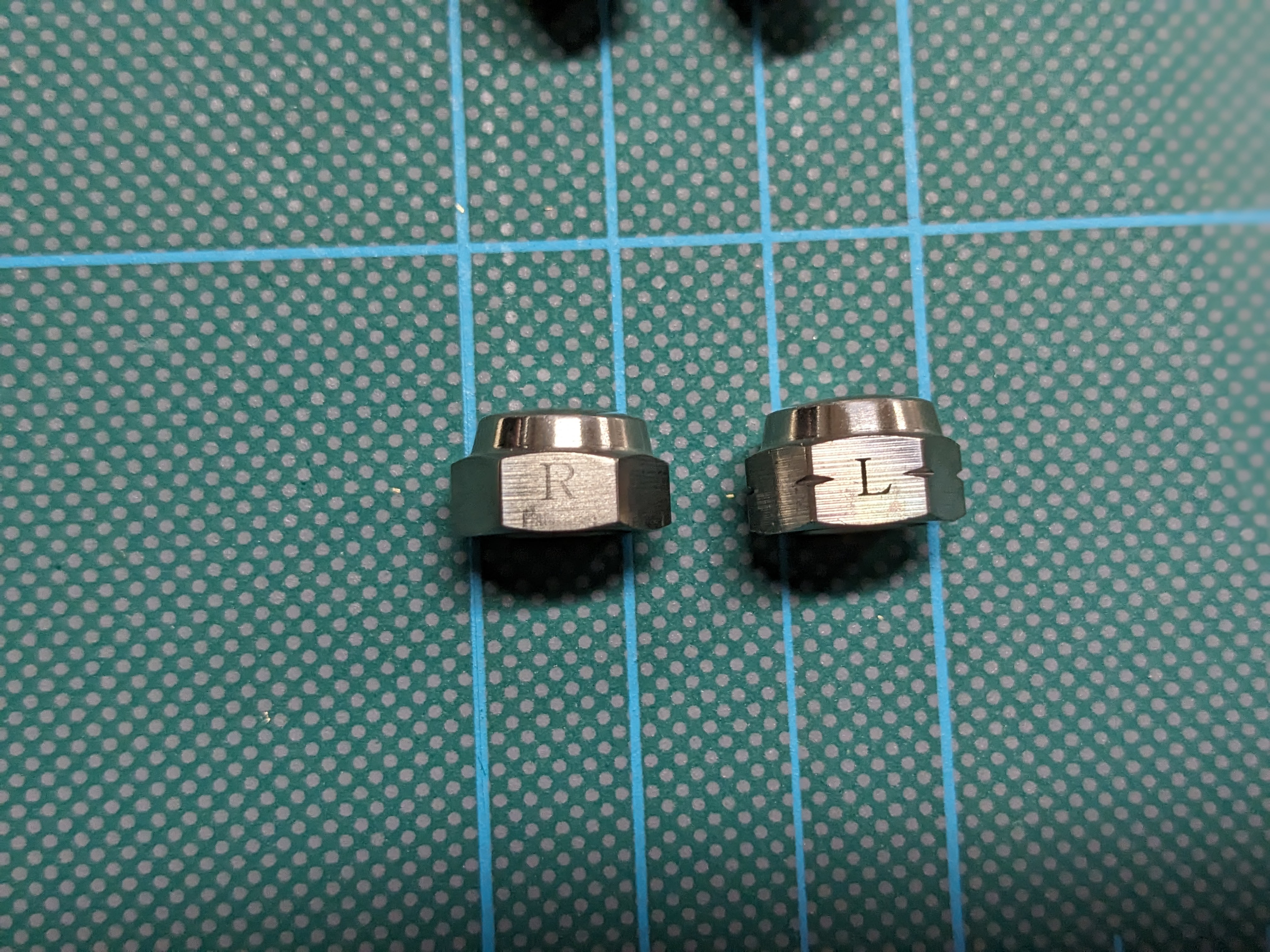 オシアジガーハンドル交換　ゴメクサス　シマノ用のナットは左右それぞれがある
