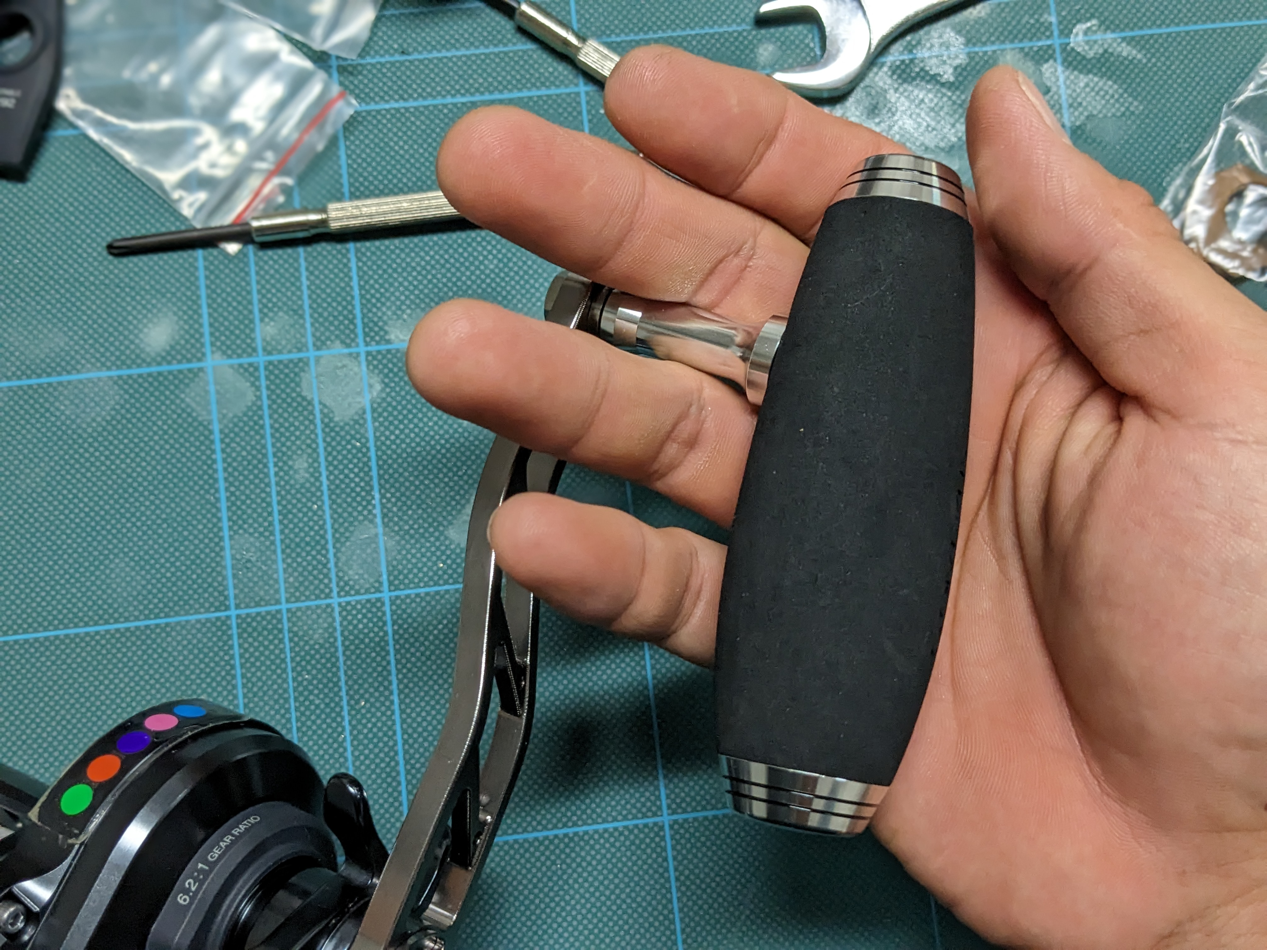 オシアジガーハンドル交換　ゴメクサスのフィッテング