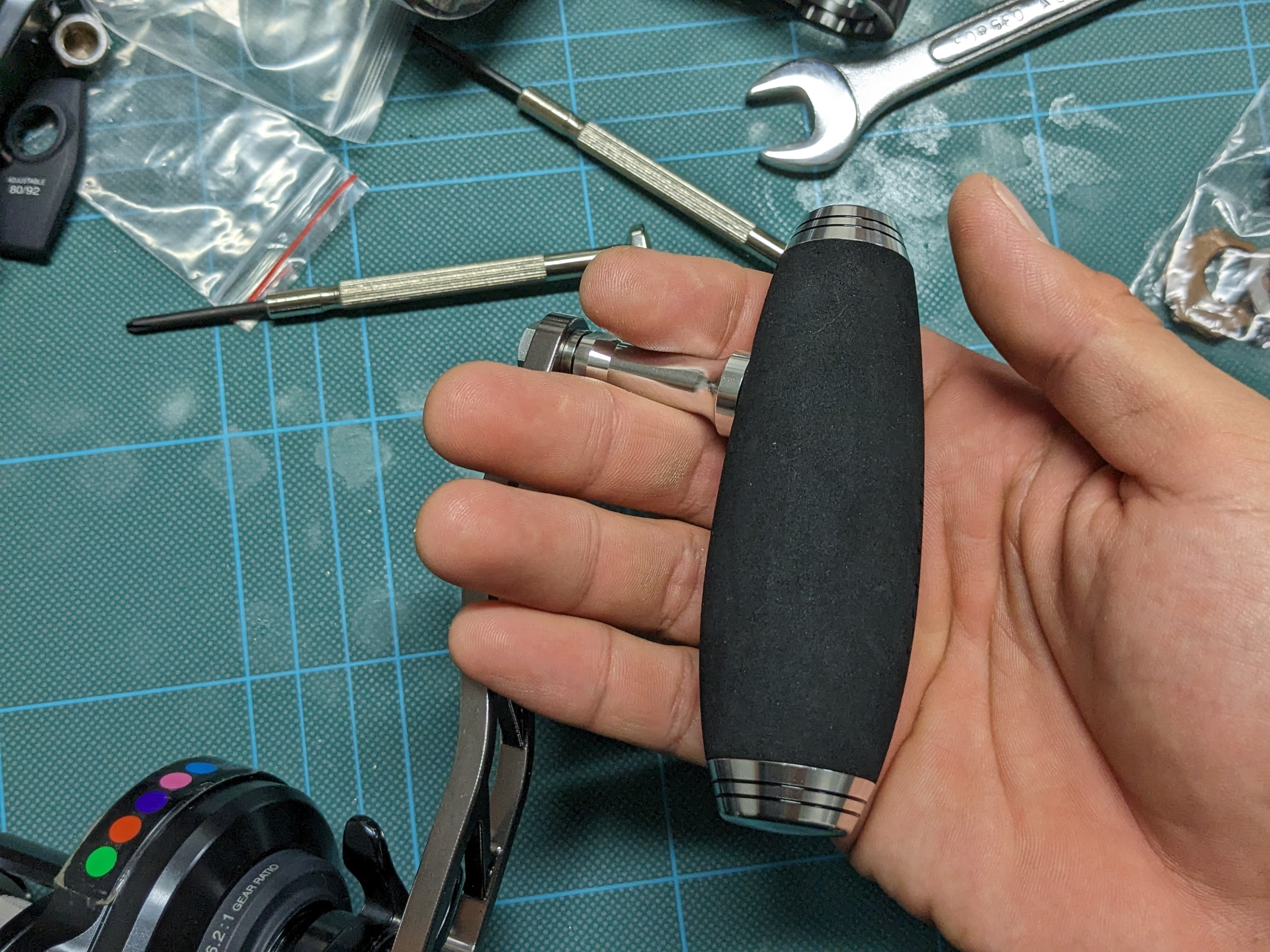 オシアジガーハンドル交換　ゴメクサスのフィッテング