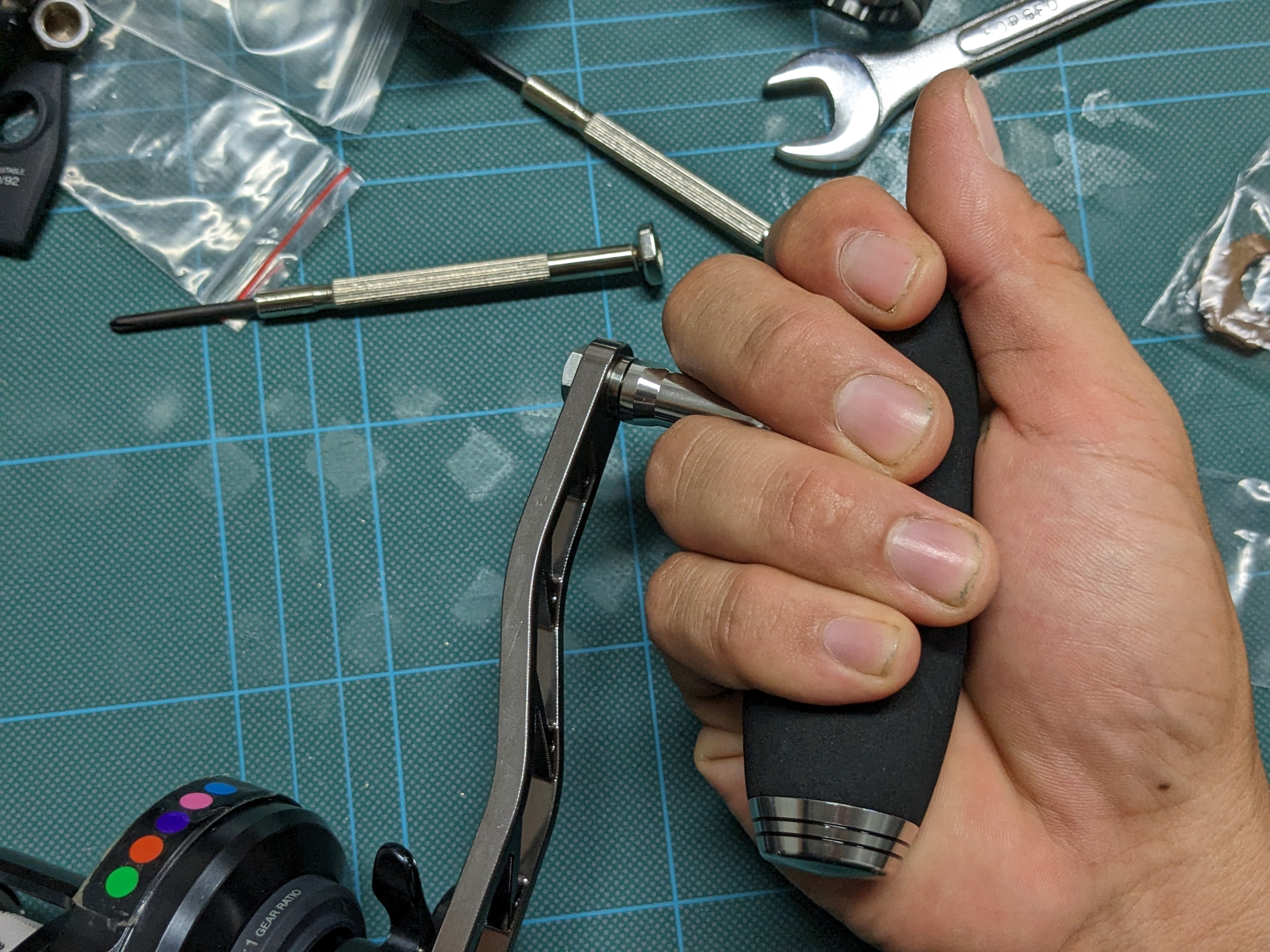オシアジガーハンドル交換　ゴメクサスのフィッテング