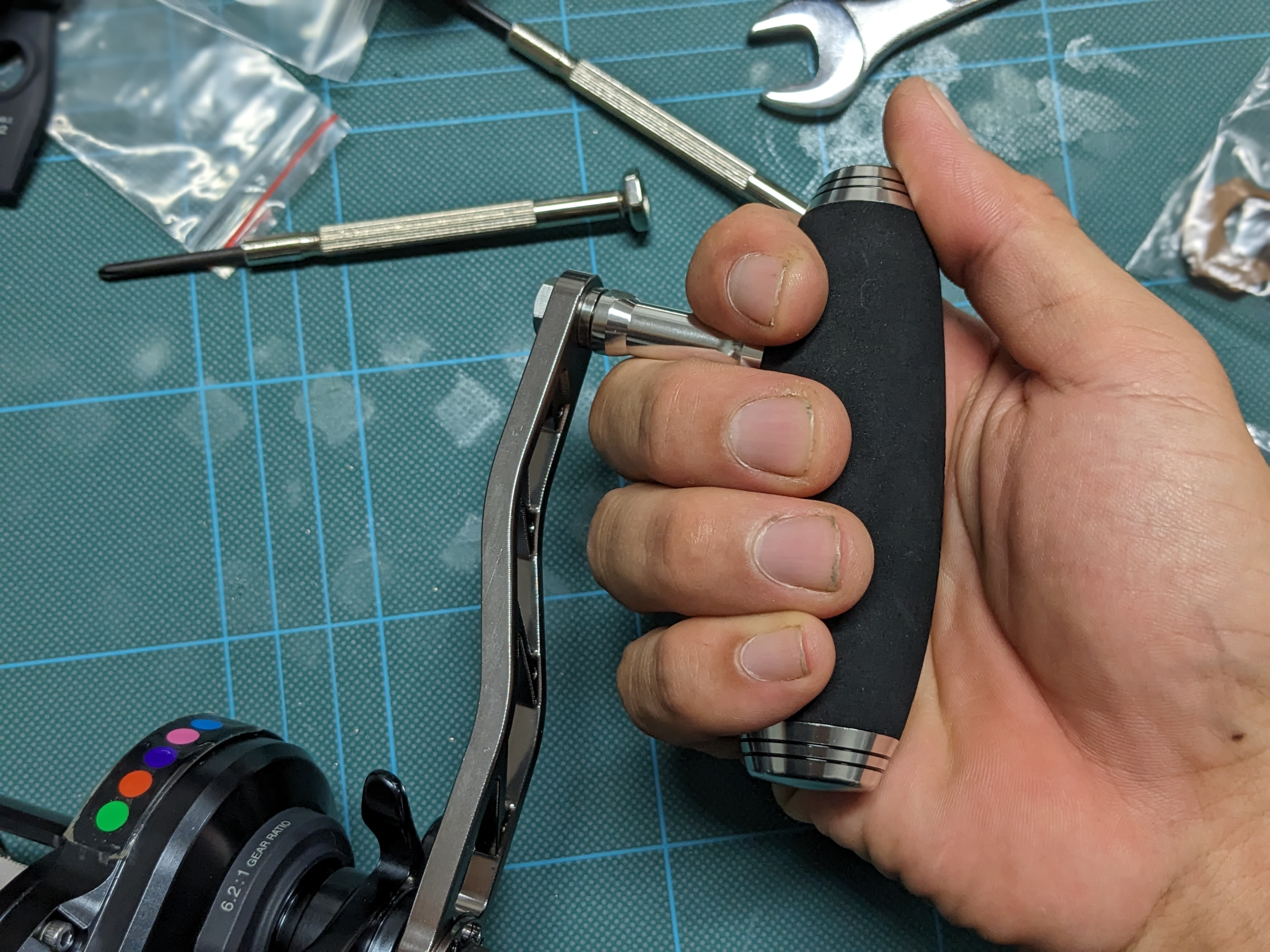 オシアジガーハンドル交換　ゴメクサスのフィッテング