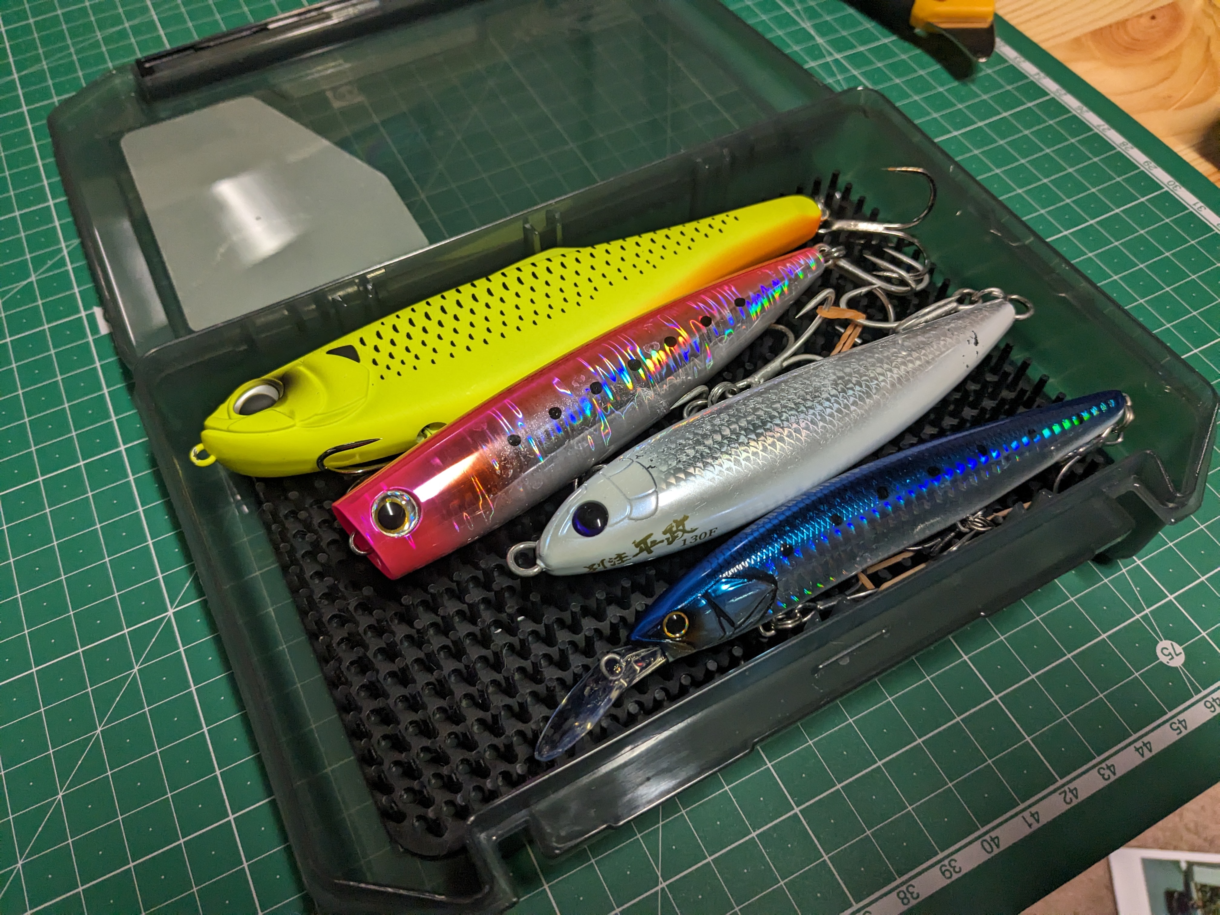 自作剣山　ルアーを入れた状態