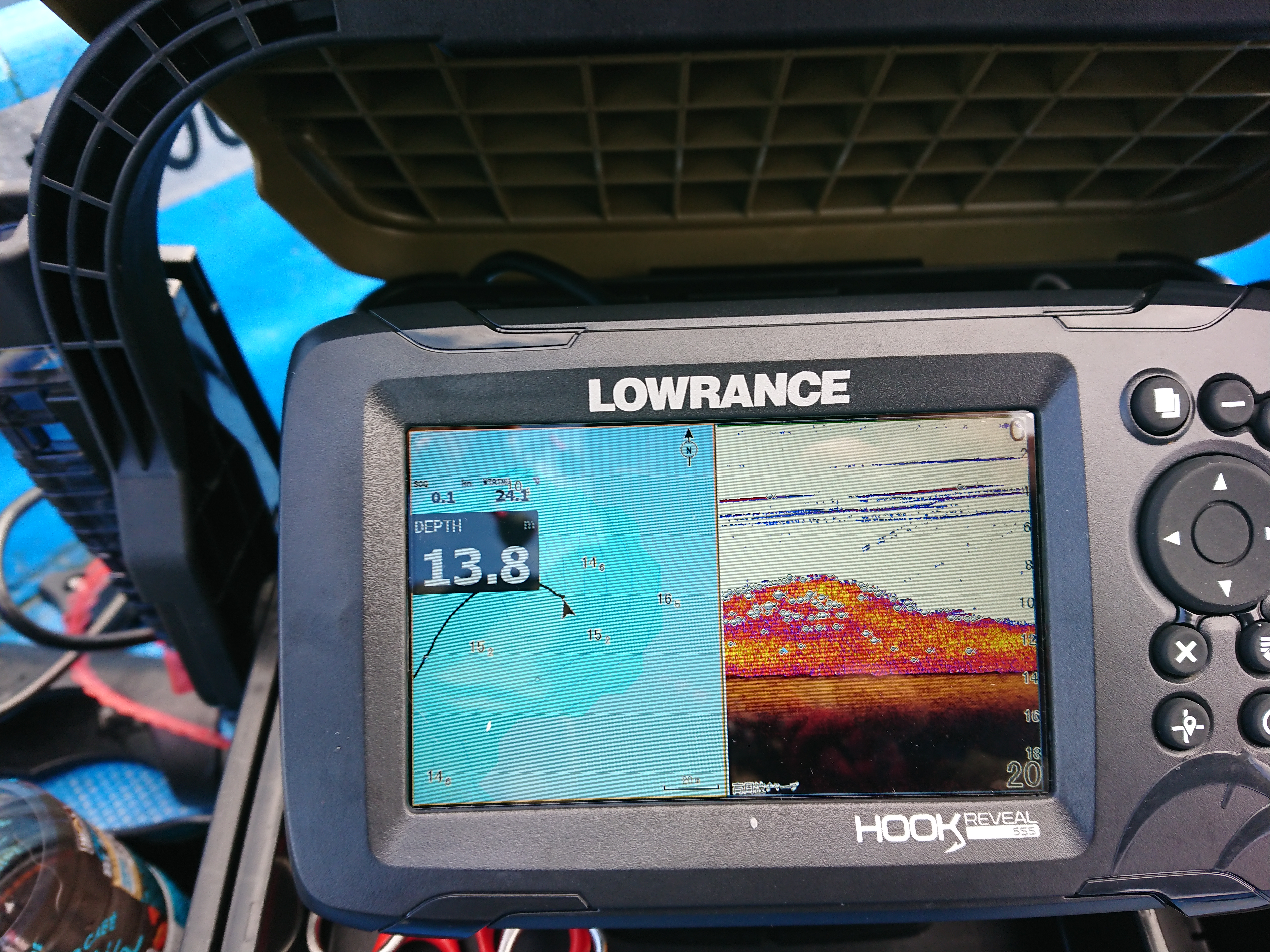 250921　芦ノ湖ワカサギ2　いい反応はときどき入る