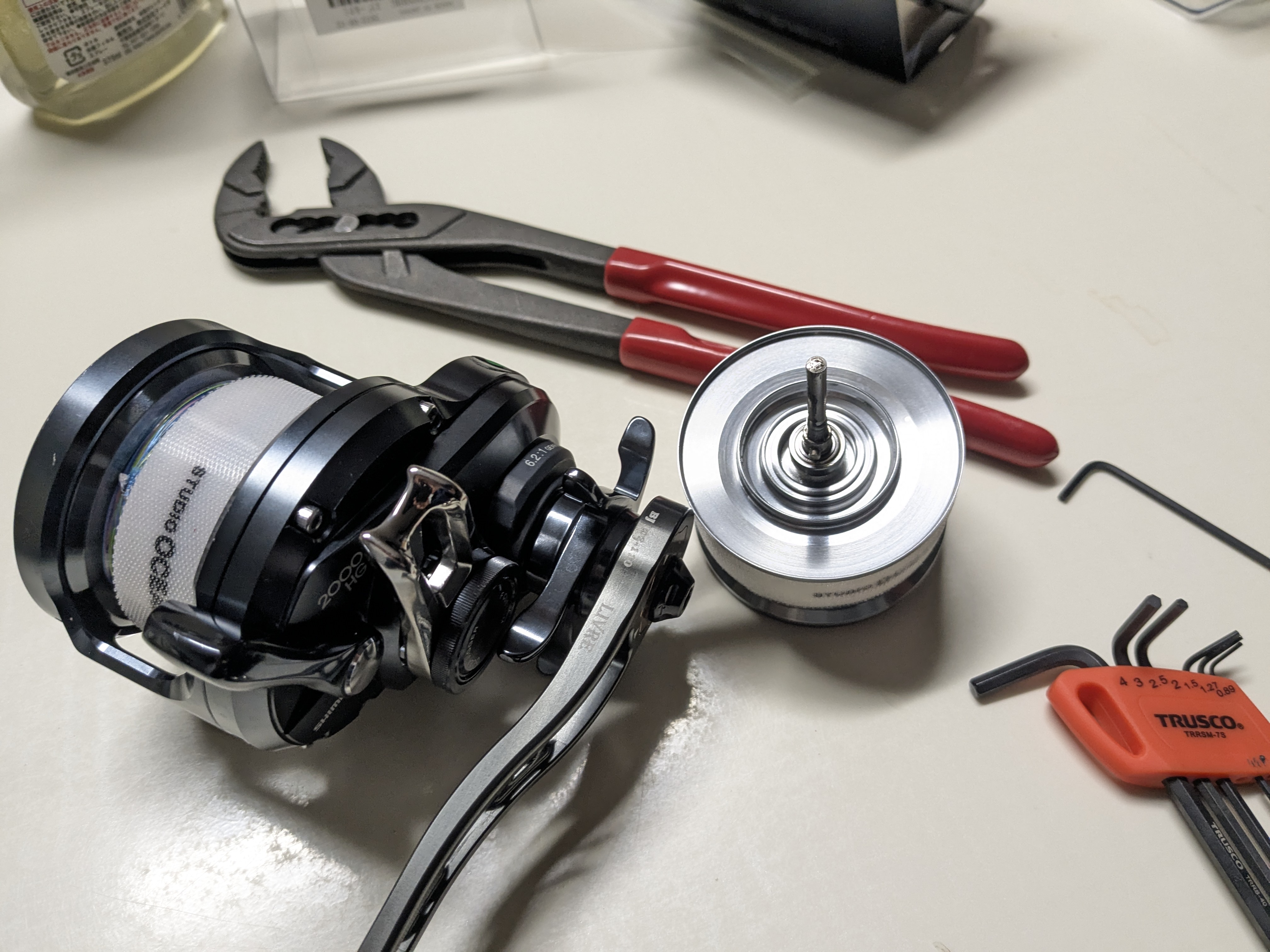 2025年1月11日　浜名湖沖ブリトップ　ジギング用リール準備