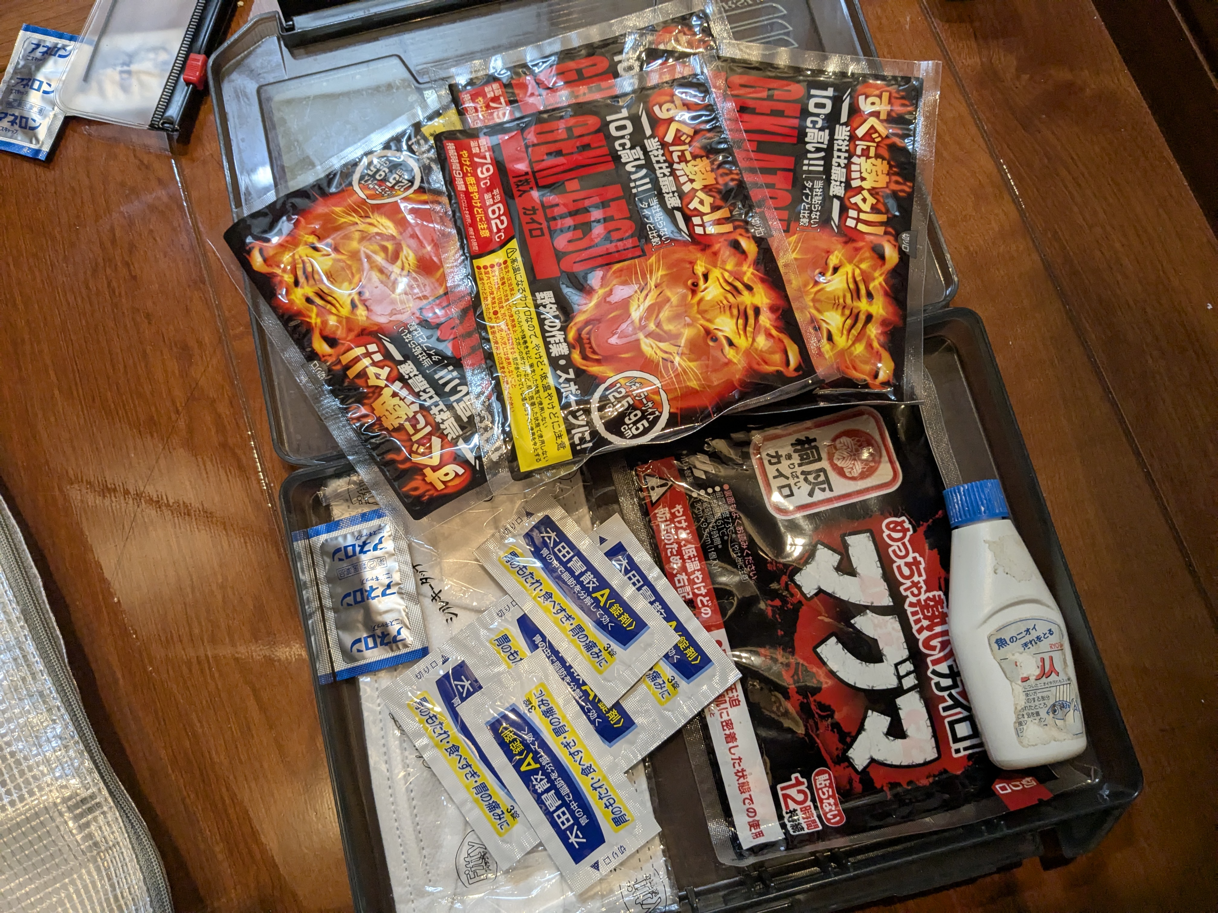 2025年1月11日　浜名湖沖ブリトップ　ホッカイロ準備