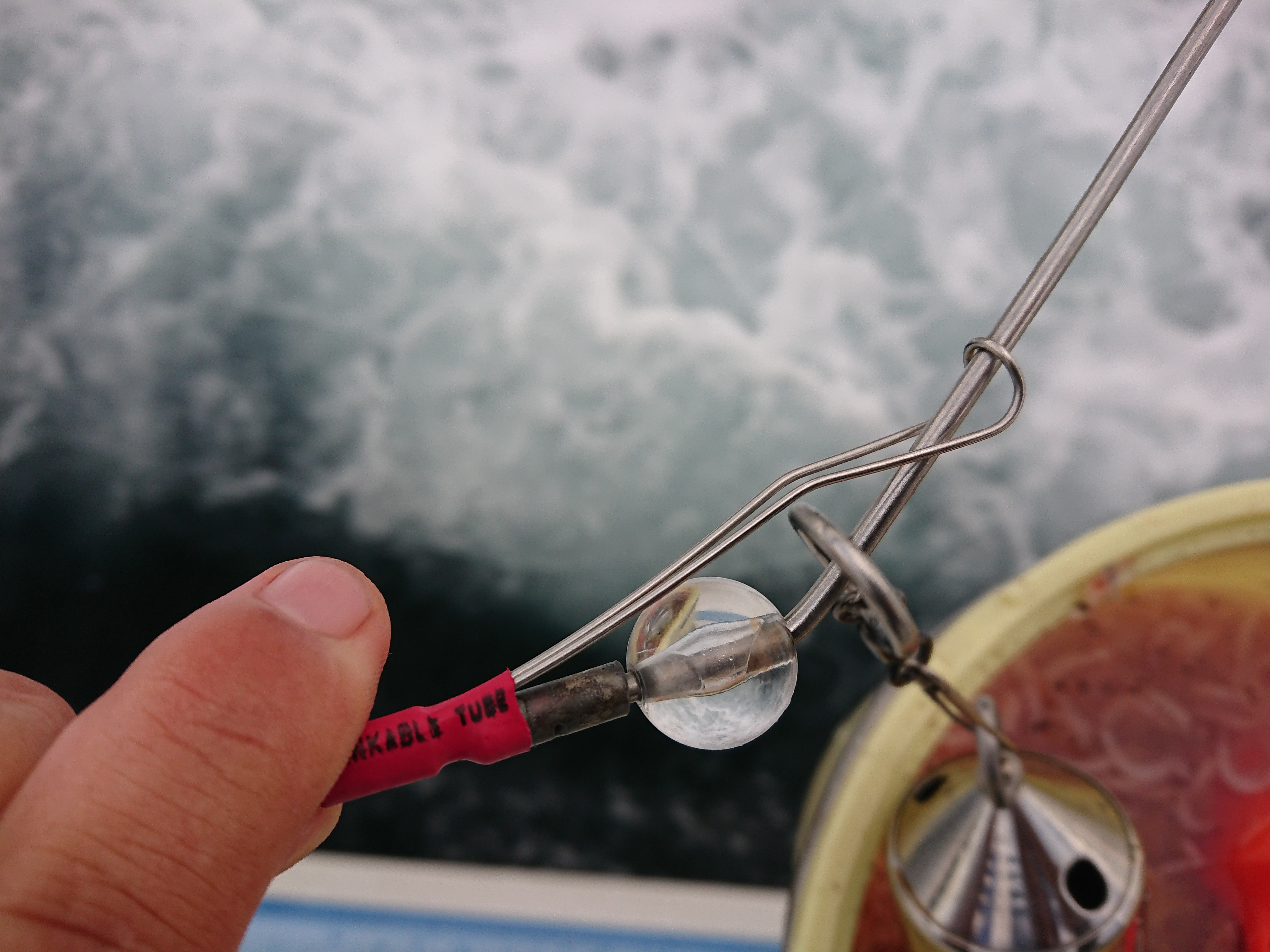 2025年11月3日　平塚沖　コマセキハダ
誘導天秤のクリップ部