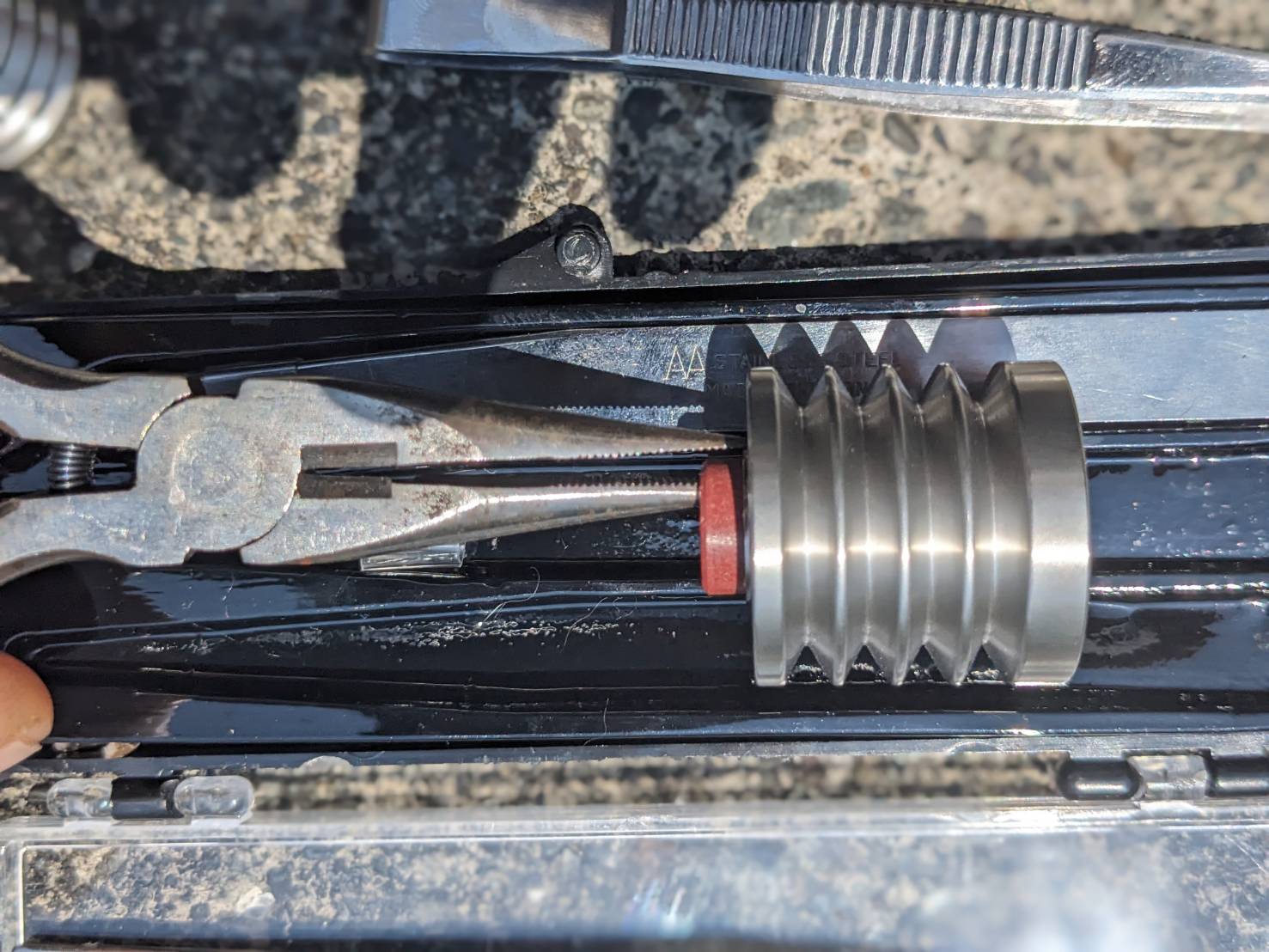 23年12月17日　純正のカラーを取り外す