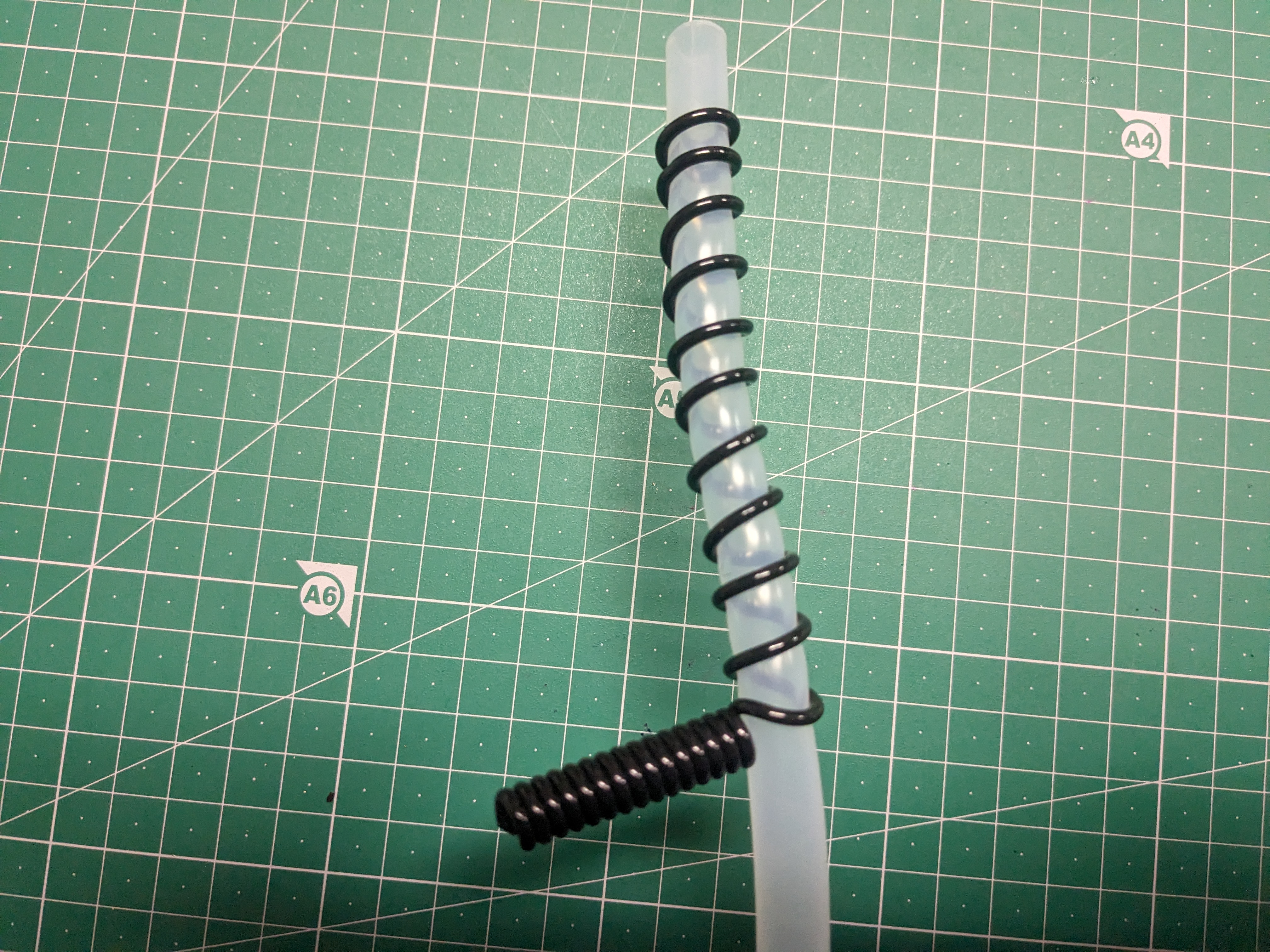 2024年7月5日　チューブをらせん状に切る定規