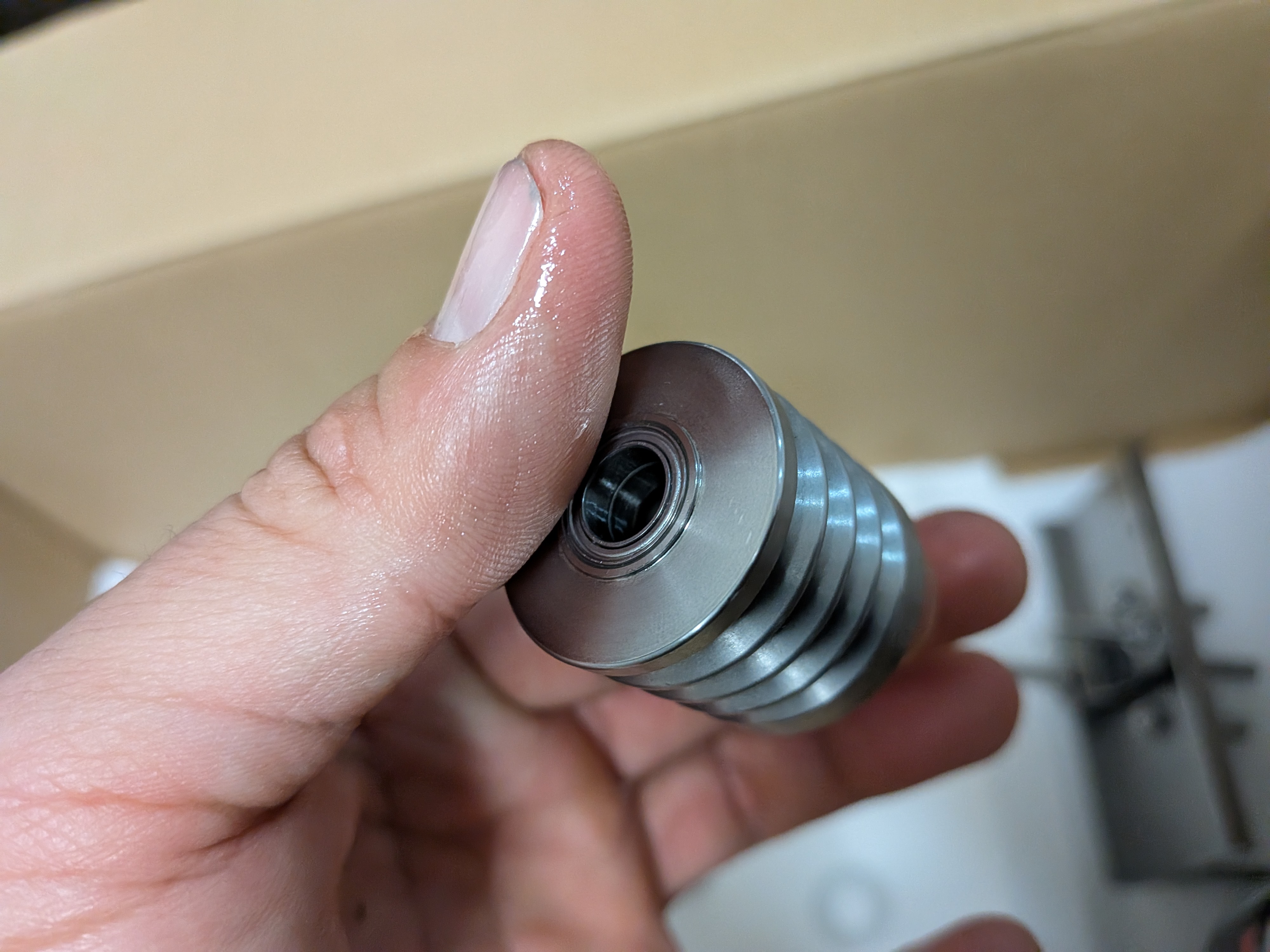 26年1月27日 シリコンスプレーのローラー塗布