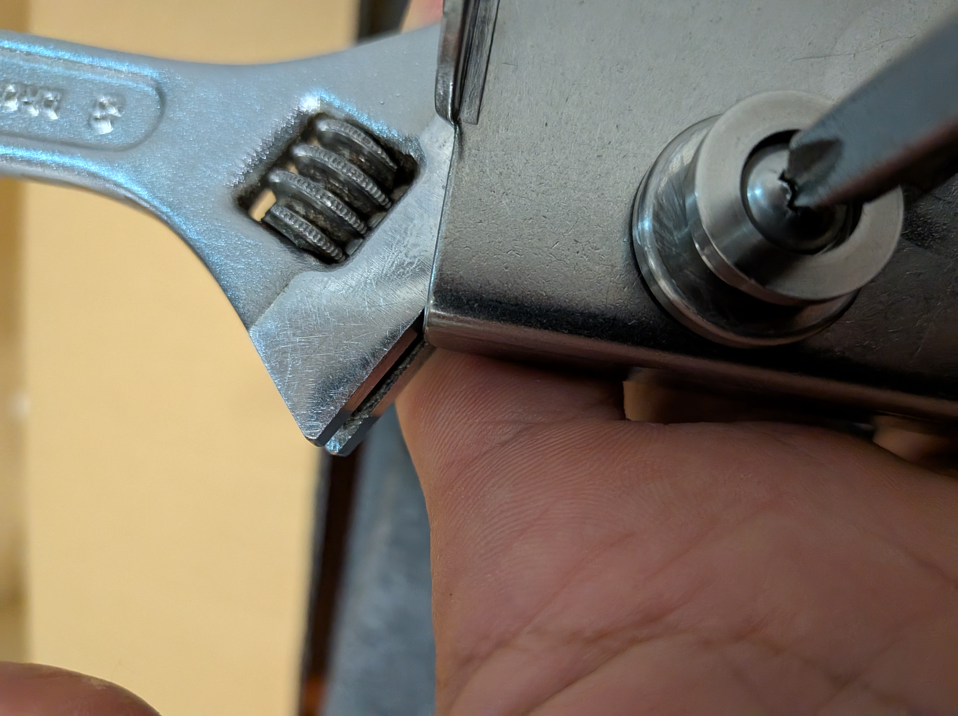 26年1月27日 サブローラーの外し方