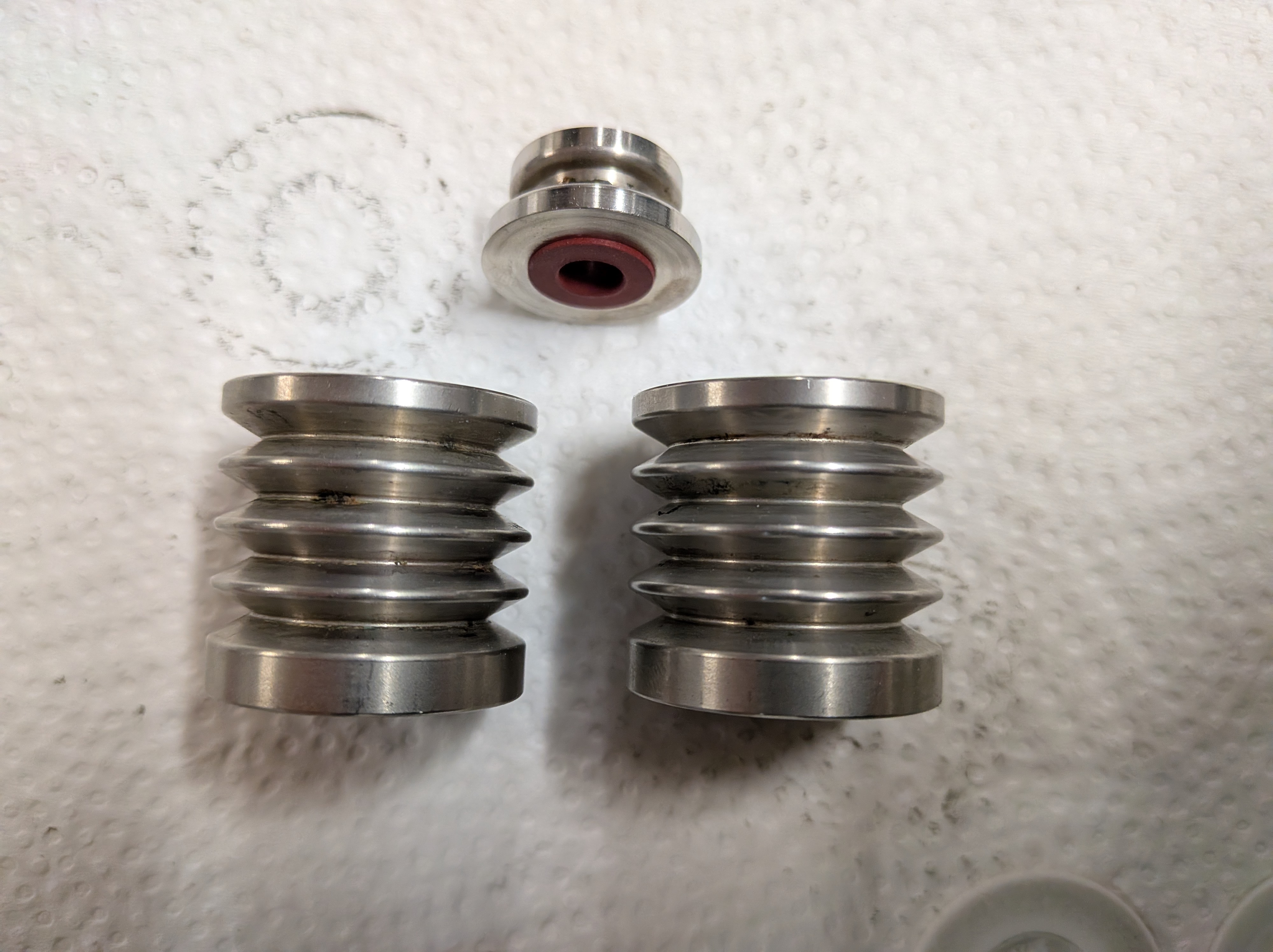 26年1月27日 錆が発生したローラー3つ