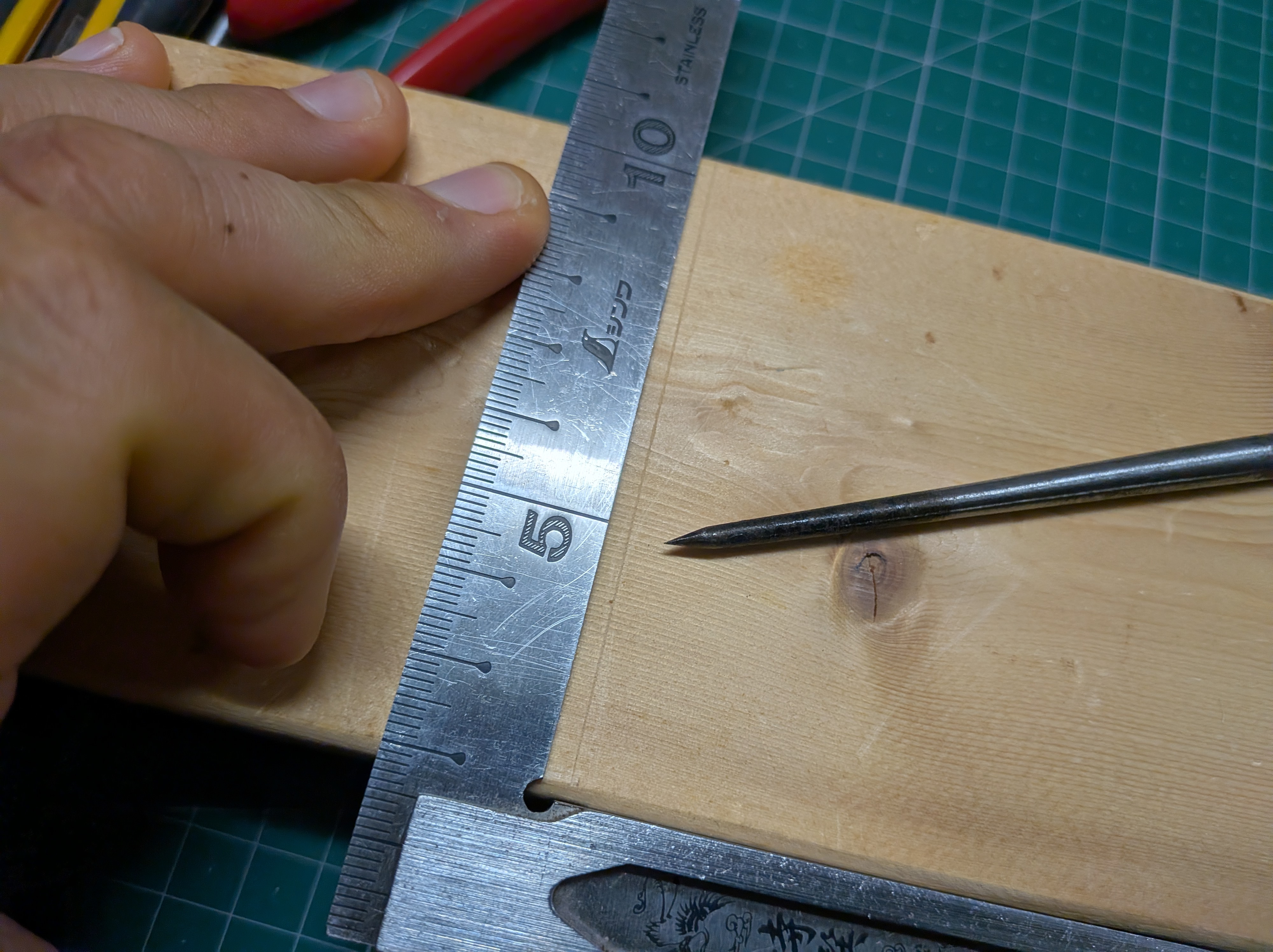 26年3月20日　釘打ち位置のケガキ