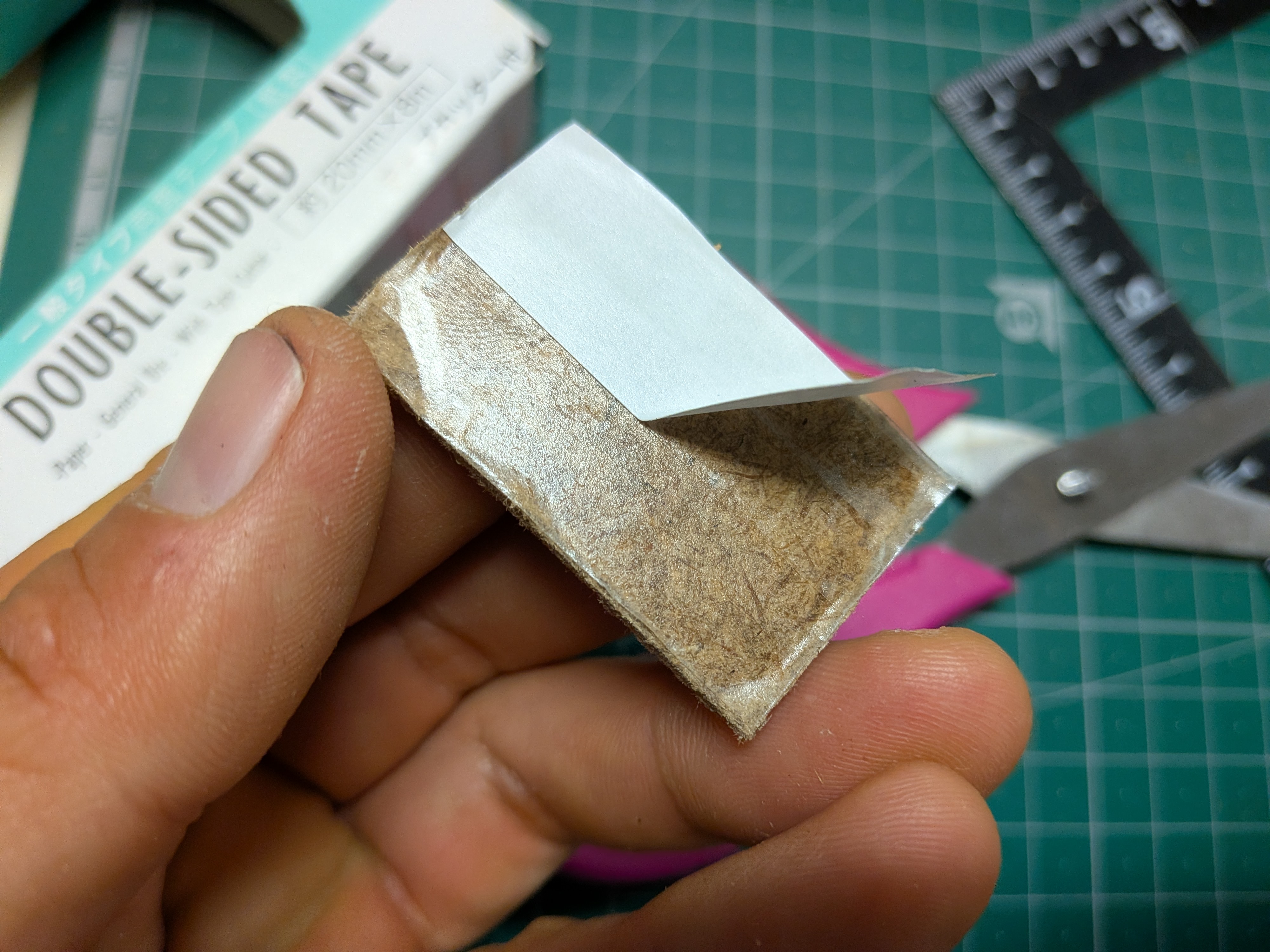 26年3月20日　MDF材固定の為の両面テープ貼り付け