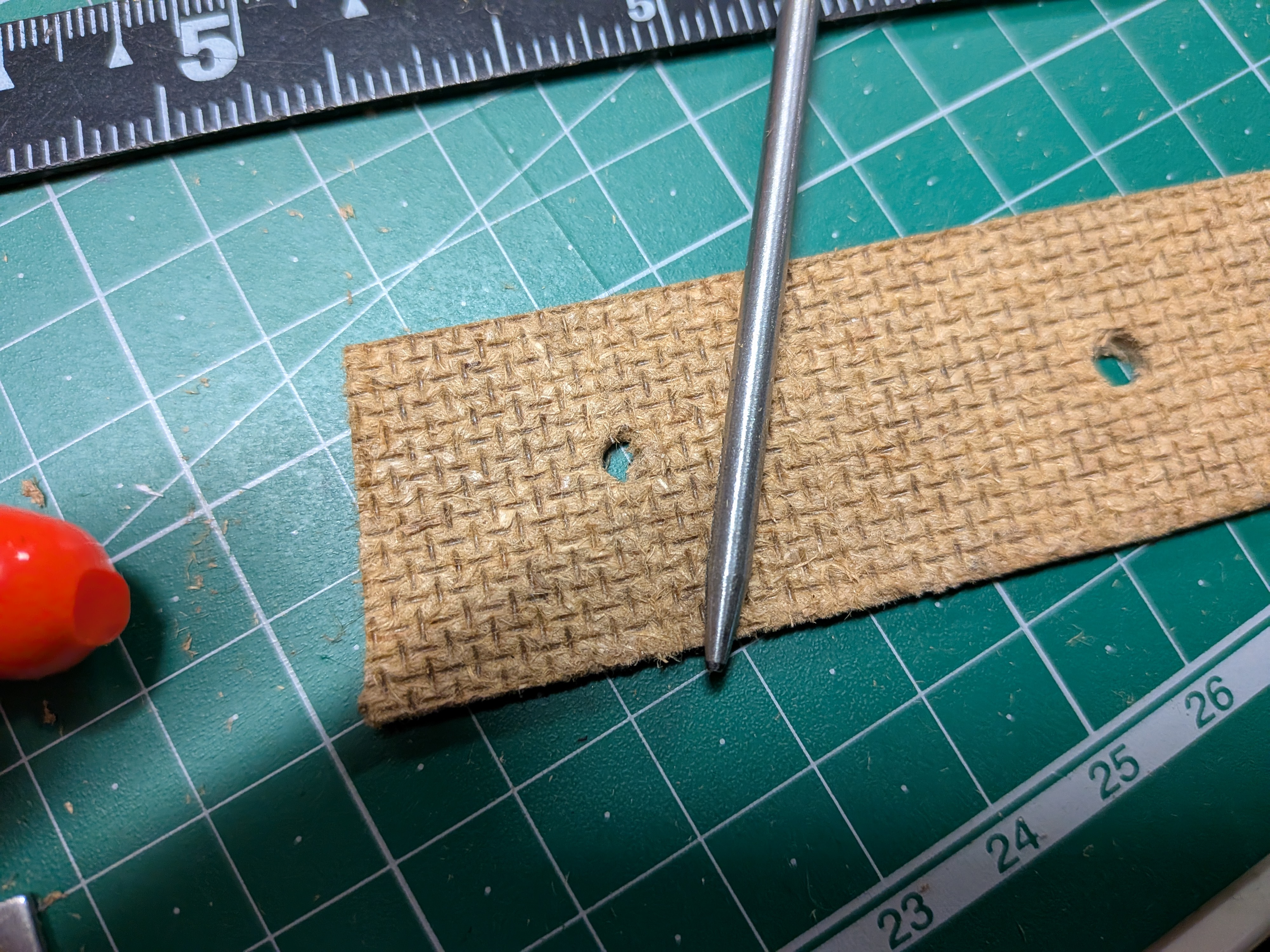 26年3月20日　穴あけポンチのガイド作成