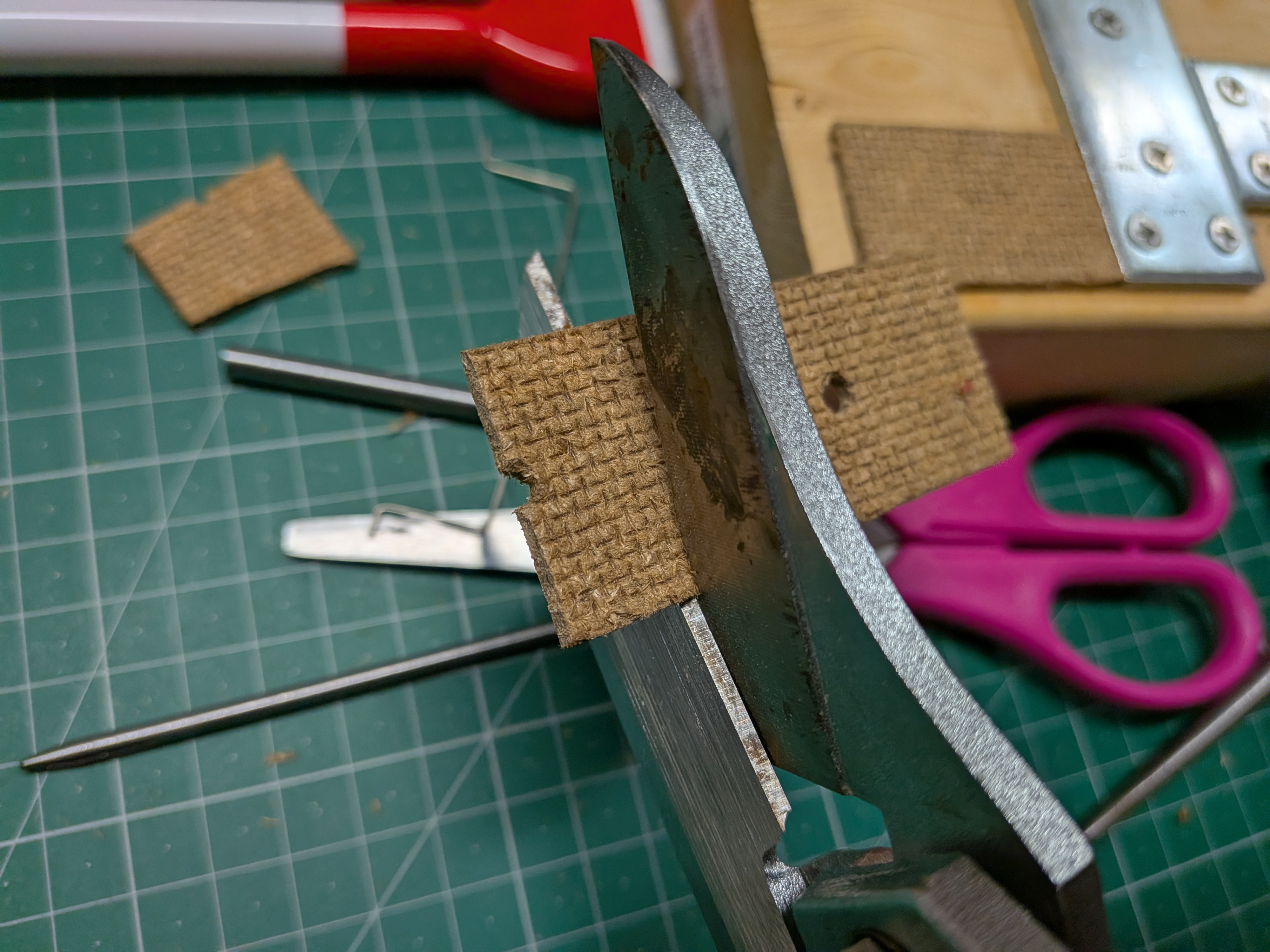 26年3月20日　穴あけポンチガイドの切断