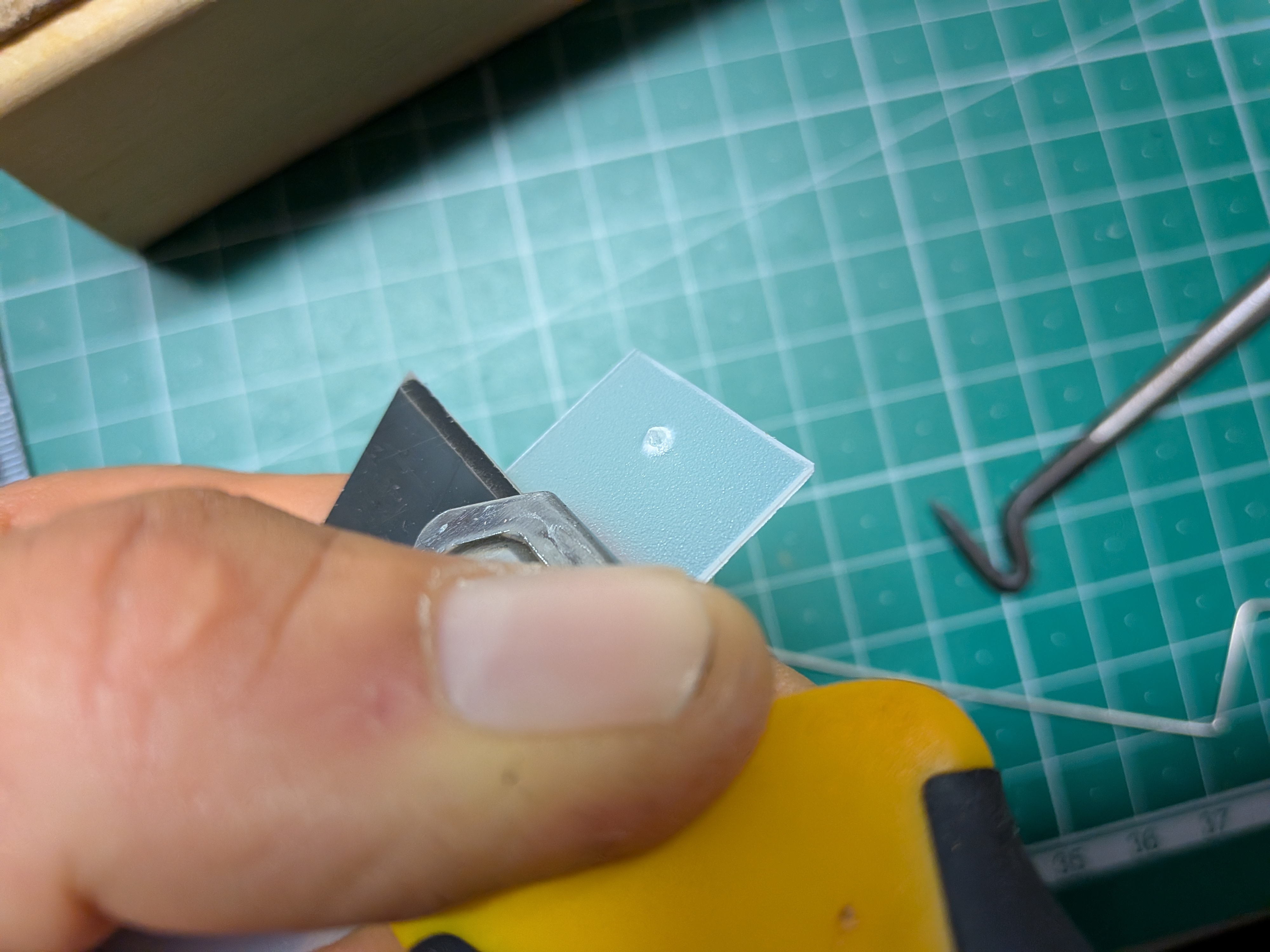 26年3月20日　出っ張りを削っていたが必要なかった