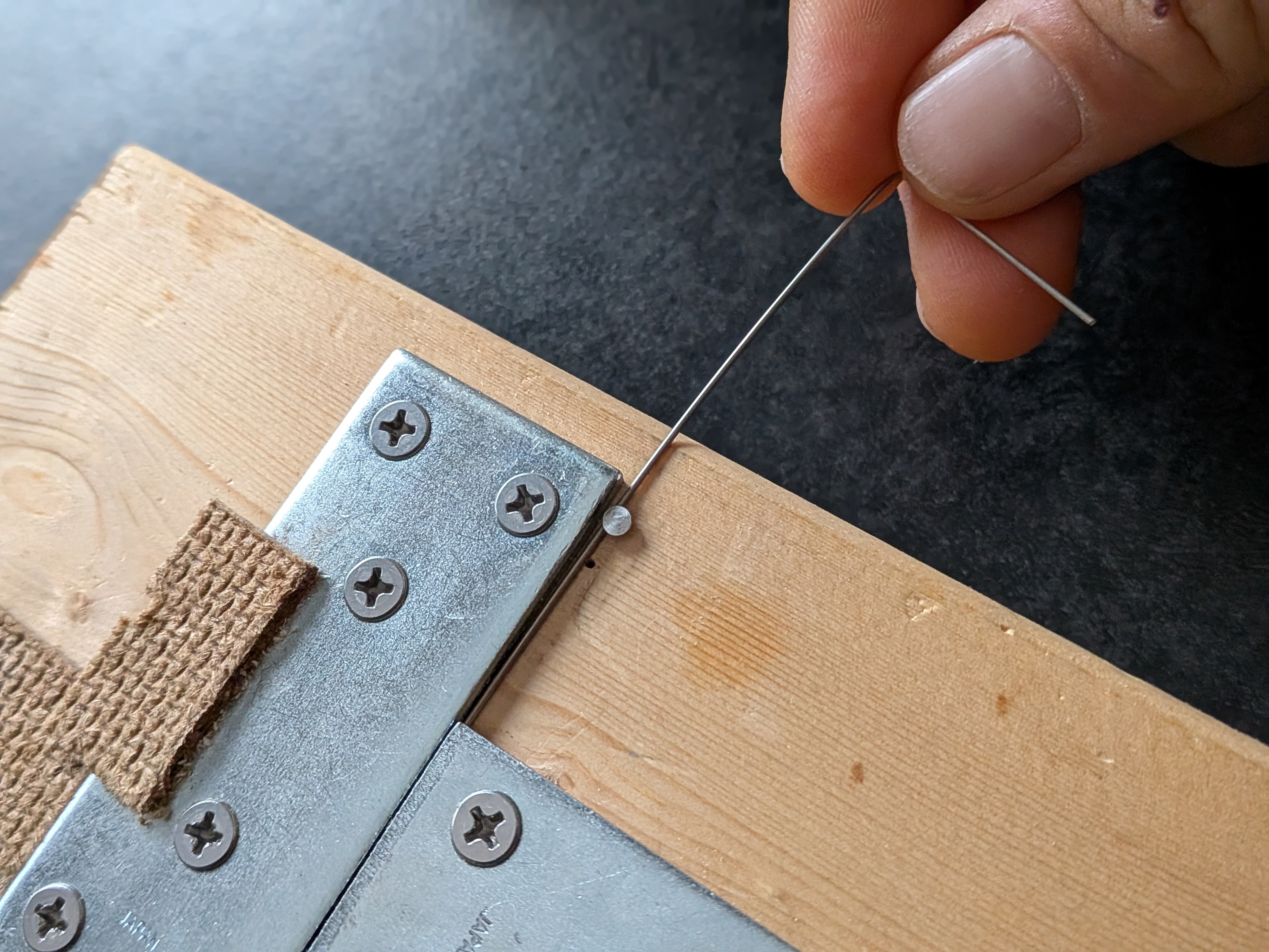 2026年3月18日　反対側のワイヤー曲げ加工