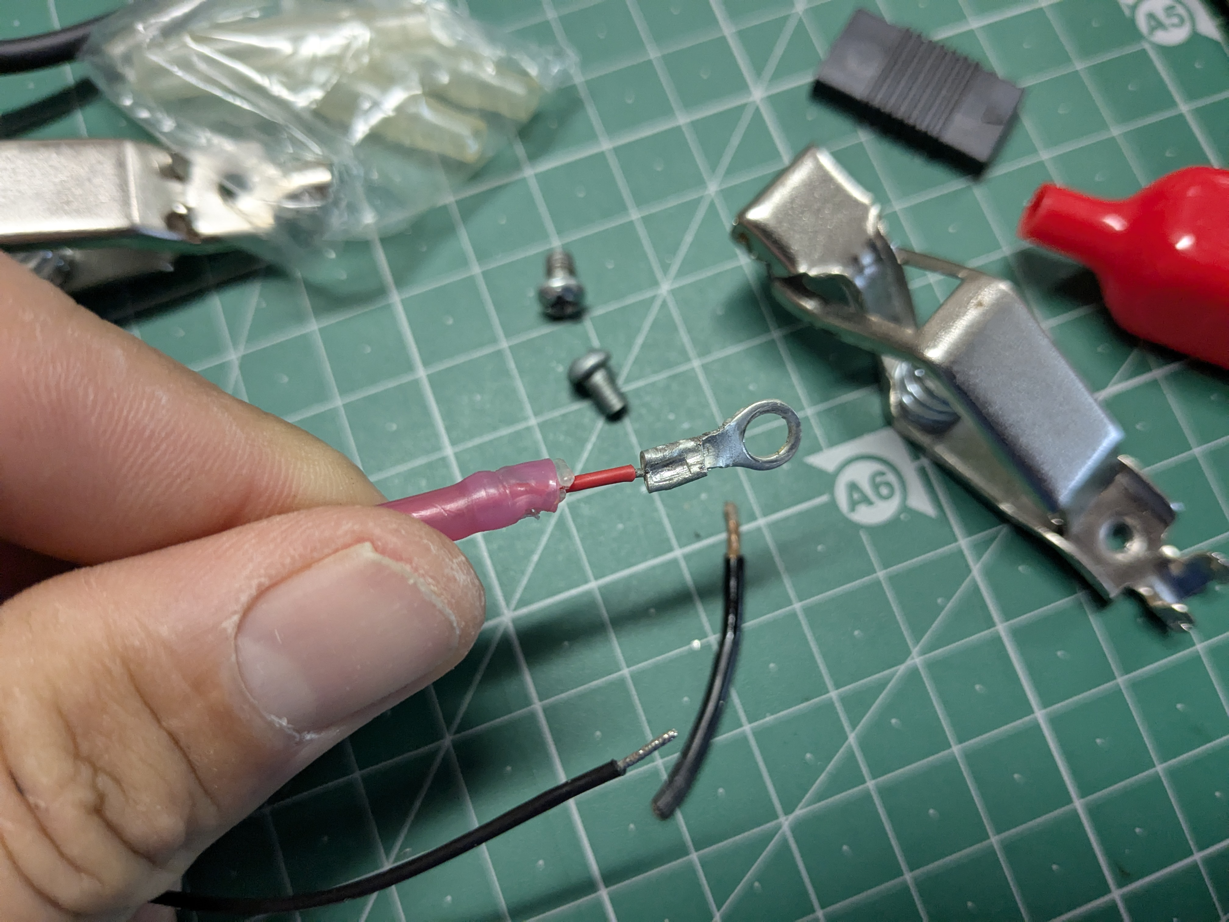 25年5月25日　電源ケーブルに端子取付