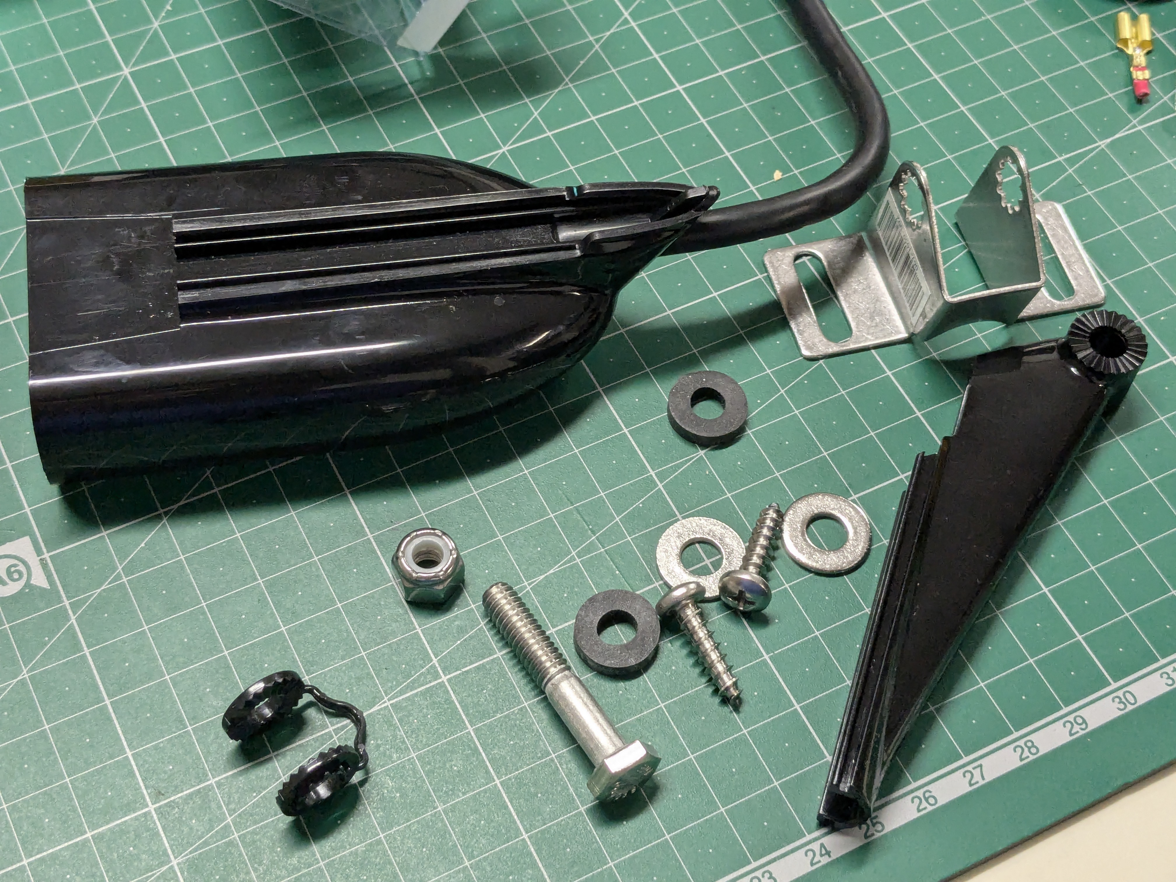 25年5月25日　振動子の組み立て方が分からん