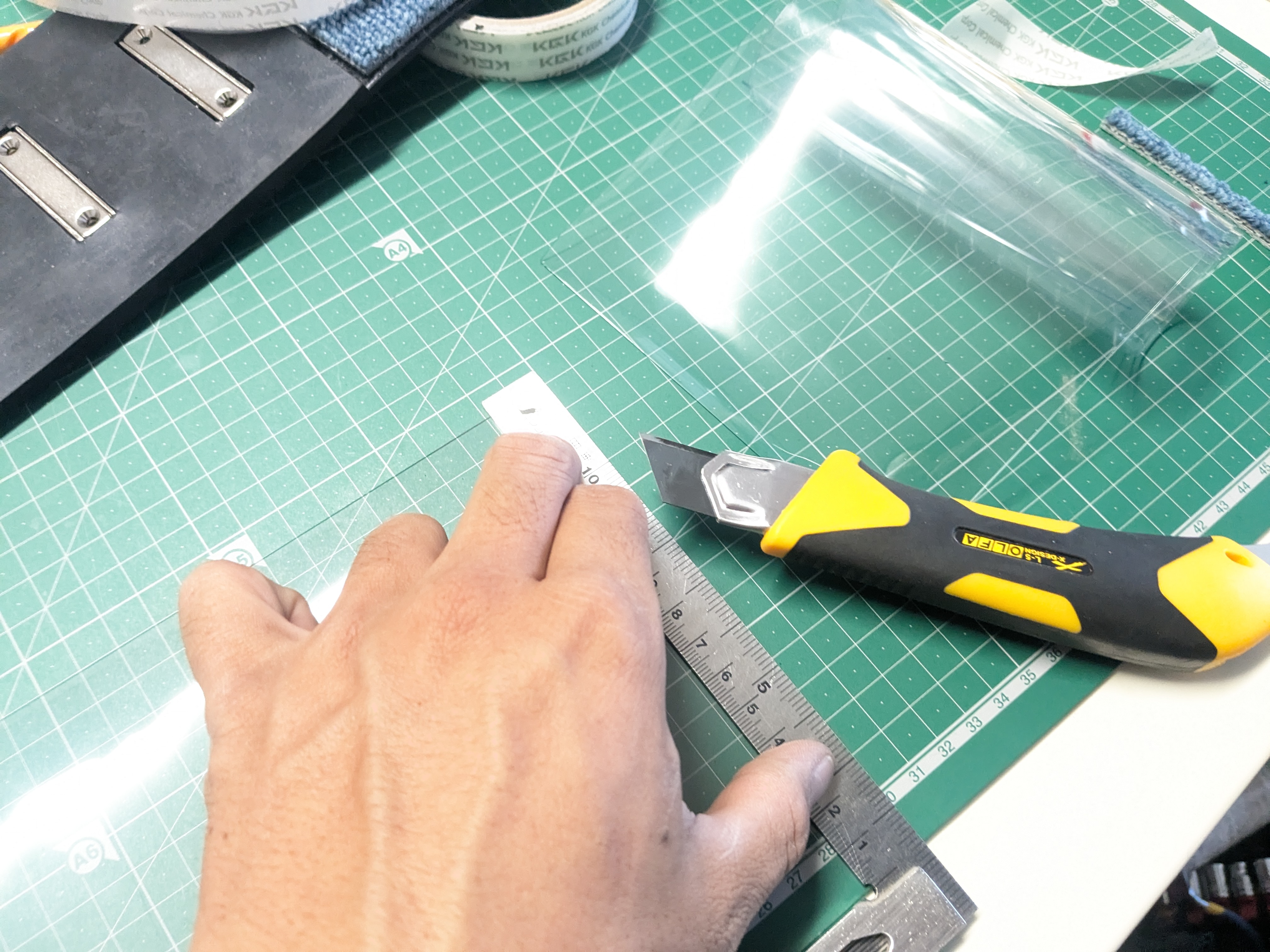 フロアマットの切断