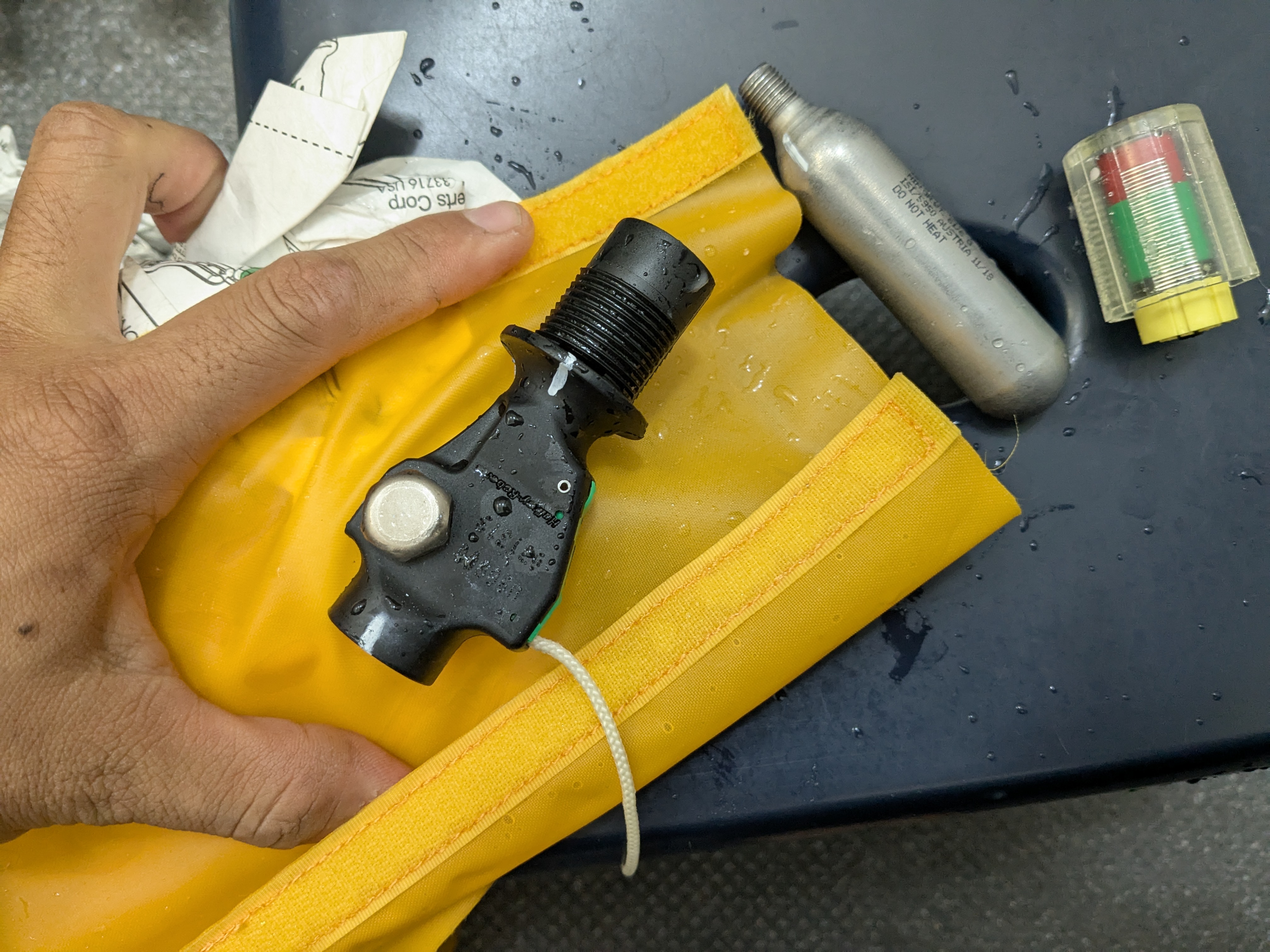 25年2月28日　ボンベの取り外し