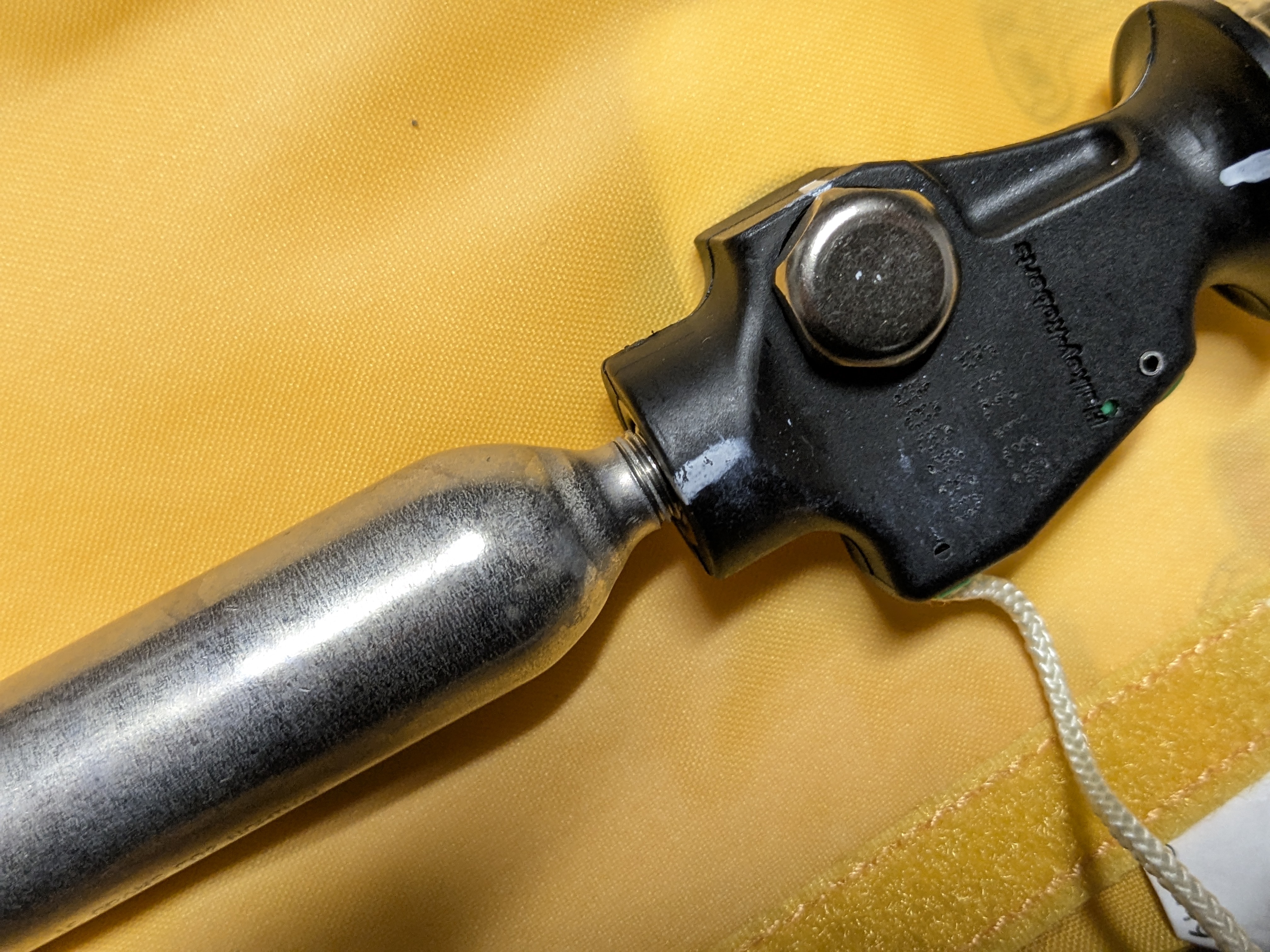 25年2月28日　ボンベ取り付け