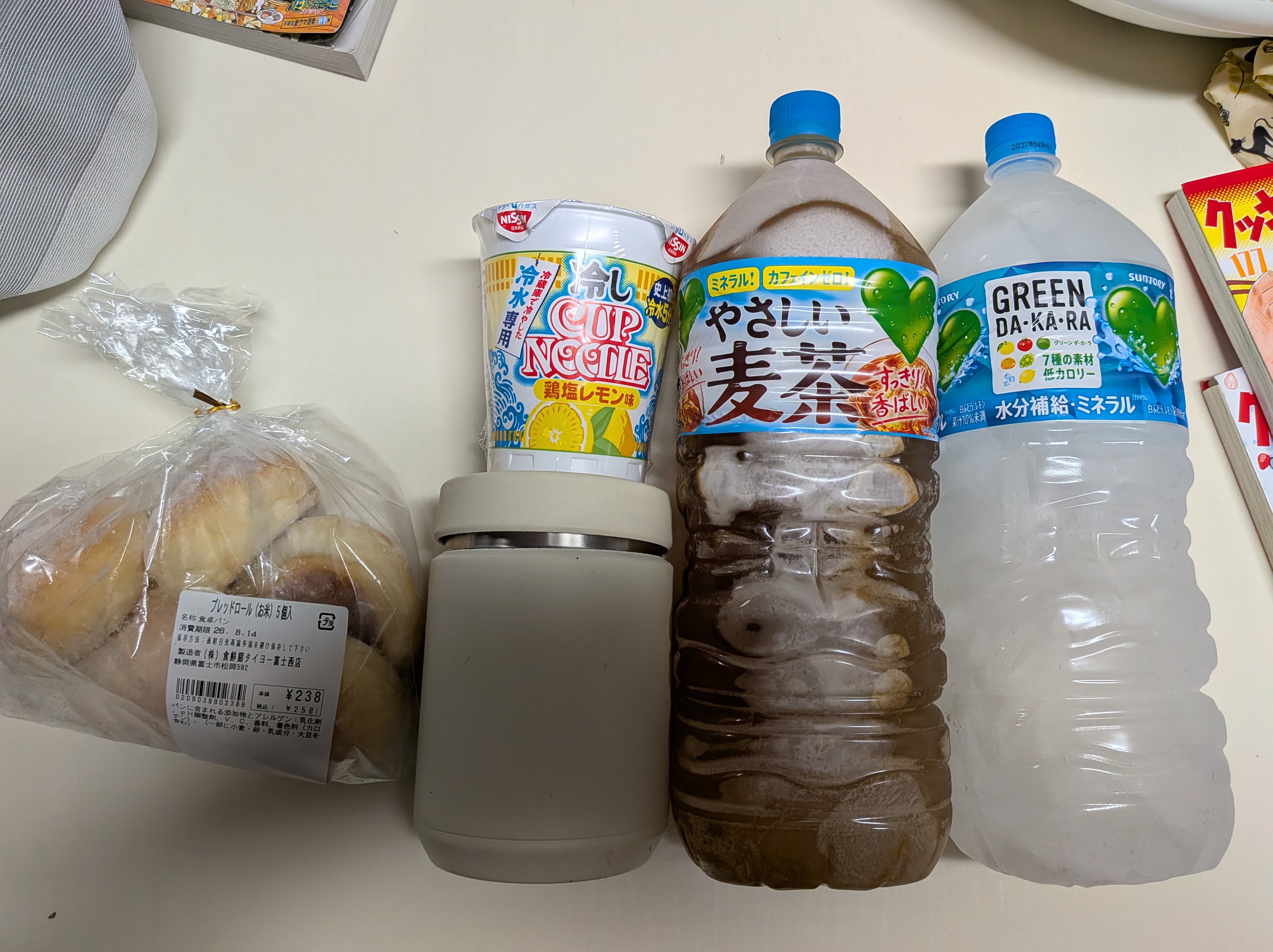 26年8月13日　相模湾コマセカツオ　飲食物一式